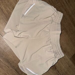 Women's Lululemon Hotty Hot High Rise 2.5” Shorts